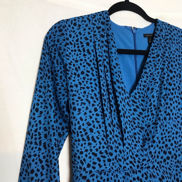Ann Taylor Blue Cheetah V-Neck Empire Waist Tie Long Sleeve MIDI Dress Sz 0 - Picture 4 of 16